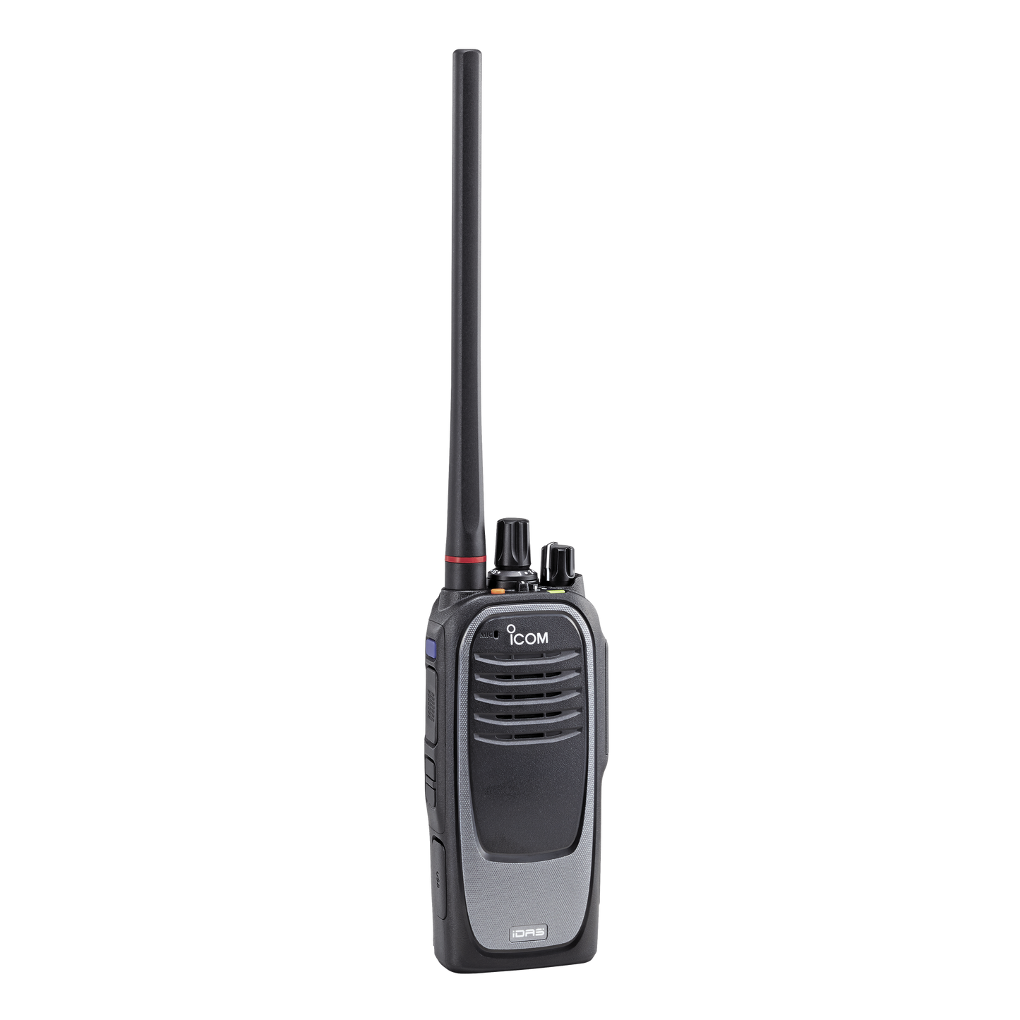 Radio portátil digital y analógico en rango de frecuencia 136-174MHz, 32 canales, 5 W de potencia de RF.  Batería, cargador, antena y clip incluidos.