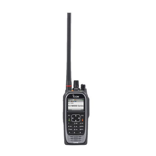 Radio digital NXDN con pantalla a color en la banda de UHF, rango de frecuencia 380-470MHz, 1024 canales, teclado DTMF, sumergible IP67, encriptación DES, GPS, bluethooth, grabador de voz.  Batería, cargador, antena y clip incluidos.