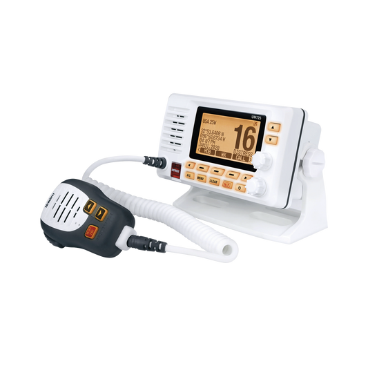 Radio Móvil Marino VHF, color blanco con receptor de GPS integrado, Tx: 156.025 - 157.425 MHz, Rx: 156.050 - 163.275 MHz, 25W de potencia, sumergible IPX8 incluye micrófono y cable de alimentación
